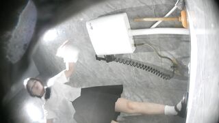 █魔手☛外购█【精品厕拍】《肤白貌美大长腿》（插B喷）17V[某房原版] ipcam (5)
