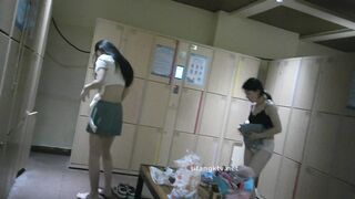 【重磅首发】国内某温泉会所偷拍换衣 美女如云29[某房原版]part2 ipcam (6)