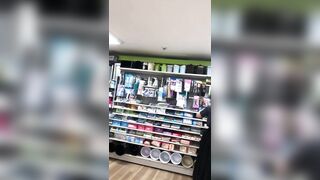 お姉さんの逆さパンチラ動画 静止画 １９２ voyeur jp 02