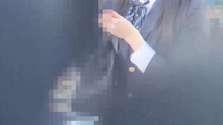電車痴漢 ツインテール がかわいい清純派j〇 勃起乳首とチク毛 真面目そうな女子〇生 嫌がっていても身体は正直 voyeur jp