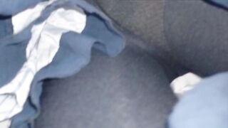スマホで逆さ撮り79 カメラばれあり 不思議ちゃん系女子のスカート内晒します 黒タイツは防寒ではなくただのエロ衣装 素人撮影 voyeur jp
