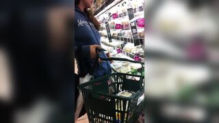 近所のお姉さん ノーブラでスーパーに来ちゃうから乳首がポチッと浮き出ちゃってます voyeur jp