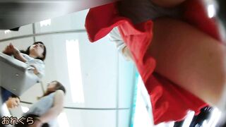 顔つき逆さ撮り17 私服のお姉さん編 voyeur jp