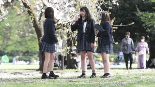 制服ｊｋ特集 vol 58 お花見特別編 voyeur jp 01