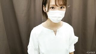 ワクチン接種 横脇から覗くびっくりなデカ乳首のお姉さん 胸チラ パンチラ voyeur jp