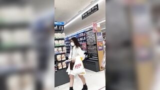 ４人のお姉さんのはみ出しパンチラ動画 ０１９ voyeur jp