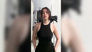 YERI SHOWS BOOBS 135714 1 KPOP ALLPOP