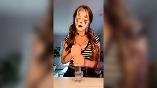 Clown Mini.Masochist Plays With A Clear Dildo OnlyFans
