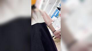 【危険】お姉ちゃん？と2人でプリ！キャラパン丸見えの若すぎるプリけつゲット！ voyeur jp