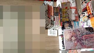 スマホで逆さ撮り87 脚をこれ見よがしに露出する現代の〇k そんなにミニスカ履くなら脚とスカート内晒すよ 素人撮影 voyeur jp