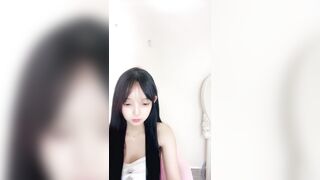 学園美人女神がアダルト映画業界へ【Gui Gui A】スリムなウエスト、ヌードダンス、小道具を使った自慰行為（5V） china 04-180626