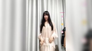 stripchat【xinyu789】胸が平らな女子中学生、毛のない白いおまんこ、振動する卵が絶えず振動しています。 china 2 01-190626