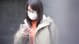 s級素人 電車痴漢 黒髪ロング 眼鏡 モデル風美女 美指 ムッチリ 巨乳 voyeur jp