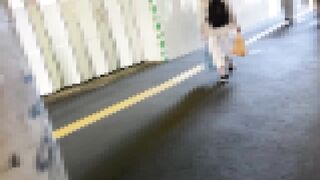 電車痴漢 4 爆乳gカップ ボタンがはじけ飛びそうな服で爆乳を強調している変態女中出し痴漢 voyeur jp