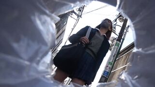 パンツの中に手を入れながらジーッと見つめてくる少女がスケベすぎて神 voyeur jp