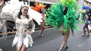 色白美女の爆乳揺れと きれいめママさんの先っちょポロリ voyeur jp