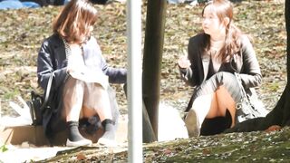 お座りお姉さん発見 ｆｈｄ 大変です パンツが見えてますよ１４２ voyeur jp