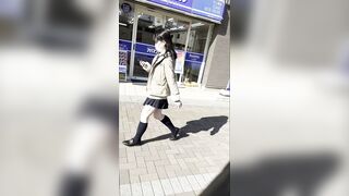 ロリjk試着室盗撮逆さ撮りの瞬間58 純白パンティ ハミ毛 捲り 水平撮り フラッシュ撮影 エスカレーター 店舗 voyeur jp
