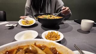 짬뽕먹다 사까시 중간에 종업원 들어와 걸림 ㅋㅋ korean porn vip
