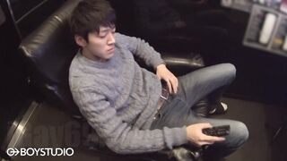 BOY STUDIO 0645 – ムラムラ！素朴男子がビデボで即ヌキ！ gays