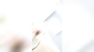 禁断のプリクラ潜入落書き中に逆さ撮り voyeur jp