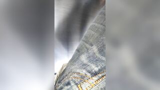 けしからん エスカレーターで盗撮を警戒して最後尾に乗るような娘には悪戯part 54 携帯用 縦動画 voyeur jp