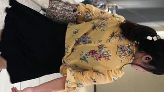4k bomb639 低身長なのにフェロモンがすごい激カワolさんの水色パンティ エスカめくり voyeur jp