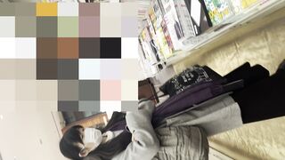 スマホで逆さ撮り159 田舎のjdと地味目な人妻たちを盗撮 生パンいただきました 3名収録 voyeur jp