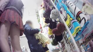 お買い物をしている女の子のお尻がかわいい voyeur jp