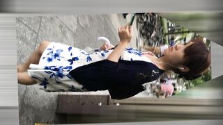 4k bomb659 花柄ワンピお姉さん 中身も激食い込み花柄パンティ 階段めくり voyeur jp