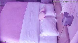 5-23 ホテルの隠し撮り映像が流出 ❤️ メガネにプリーツスカート姿の尻軽女とセックス依存症の男――夜中にわざわざ起きてヤッてからまた寝るほど china 01-280626