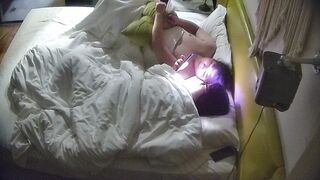5-23 ホテルの隠し撮り映像が流出 ❤️ メガネにプリーツスカート姿の尻軽女とセックス依存症の男――夜中にわざわざ起きてヤッてからまた寝るほど china 17-280626