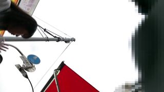 27 4人組で遊ぶjkちゃんの食い込みレースp お尋ね逆さでjkに微バレ voyeur jp