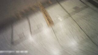 あなたのパンツ見せて下さい って頼んでスマホの上にしゃがませてみたら えっ マジでこれエロい 帰ったら voyeur jp
