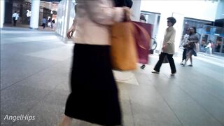 美 パンティーライン通信 スレンダーな桃尻お姉さん薄手タイトデニムに浮き出るリアルなパン線 voyeur jp