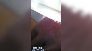 [キャンパス周辺のトイレ・スナップ] ❤️ 学校近くの飲食店でのトイレ・スナップ集――タイトなマンコを持つ若い女性たちをフィーチャー。 toilet 13-010726