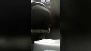 [キャンパス周辺のトイレ・スナップ] ❤️ 学校近くの飲食店でのトイレ・スナップ集――タイトなマンコを持つ若い女性たちをフィーチャー。 toilet 22-010726