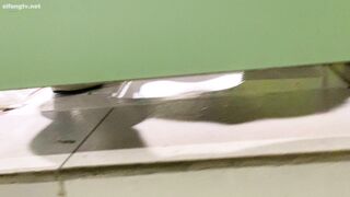 ナイトクラブの美女たちのトイレでの自然な姿――最新写真 toilet 41-010726