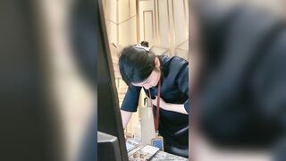 【魅惑のチョコレート】ロビーマネージャーが勤務時間中に生配信、トイレショー、小道具を使った自慰行為 6 【あるアパートからのオリジナルバー china 3 02-020726