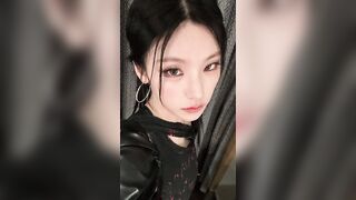 YEJI SUCKING DEEP 176930 1 KPOP ALLPOP