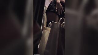 逆さ撮り下から可愛いロリ娘のスカートの中を頂きました 動画 イベント編 1701 voyeur jp